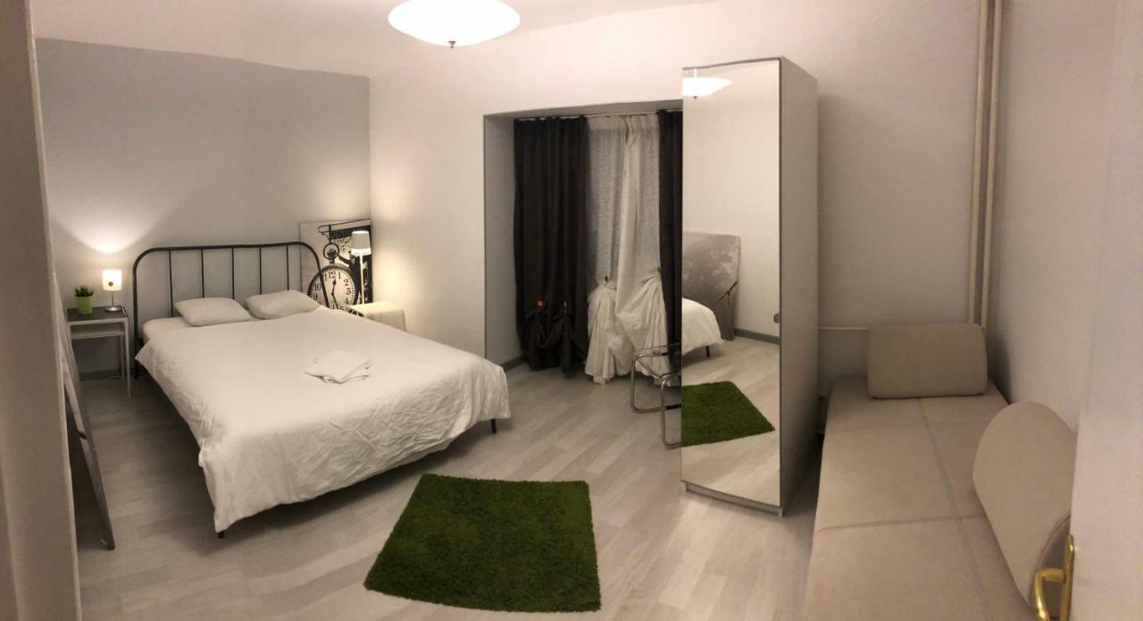 Green Apartment With Terrace 12 Bukarest Exterior foto